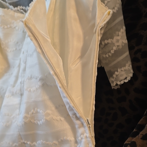 Elegant White Lace Dress - Picture 9 of 15